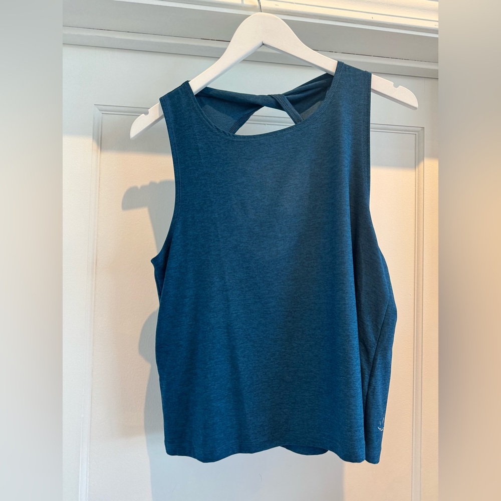 NWT Beyond Yoga Spacedye Featherweight Aquarius Tank in Blue Gem Heather